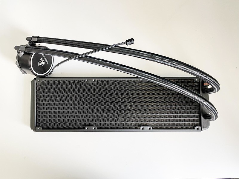 盛夏电脑散热的极限尝试，CPU频率提升40%，挑战5.2GHz超频散热