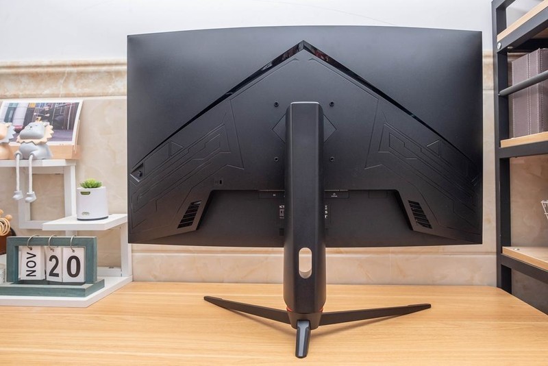 32寸2K曲面屏，165Hz高刷新率，KTC曲面电竞显示器体验