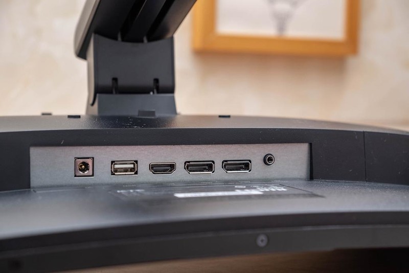 32寸2K曲面屏，165Hz高刷新率，KTC曲面电竞显示器体验