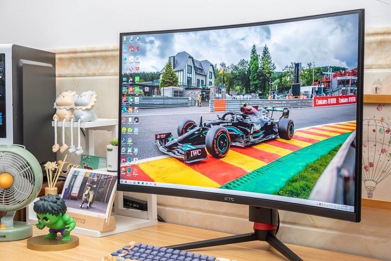 32寸2K曲面屏，165Hz高刷新率，KTC曲面电竞显示器体验