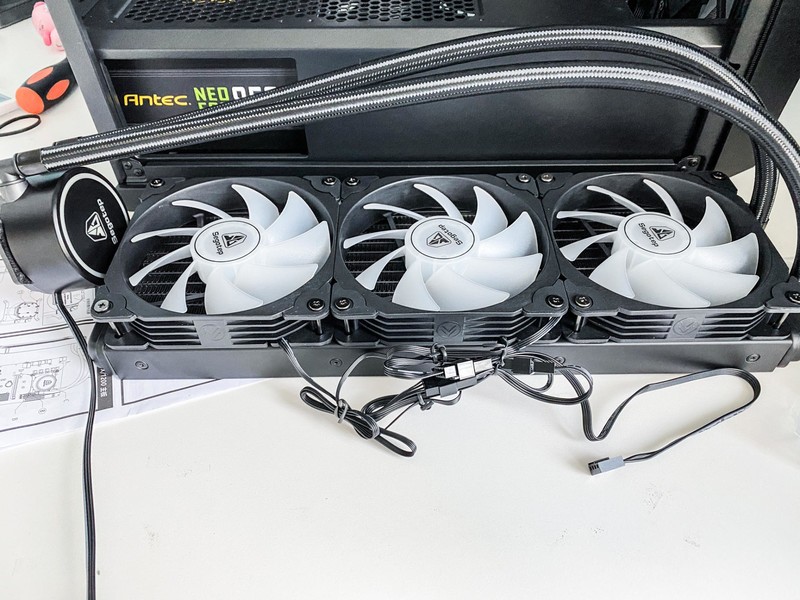 盛夏电脑散热的极限尝试，CPU频率提升40%，挑战5.2GHz超频散热