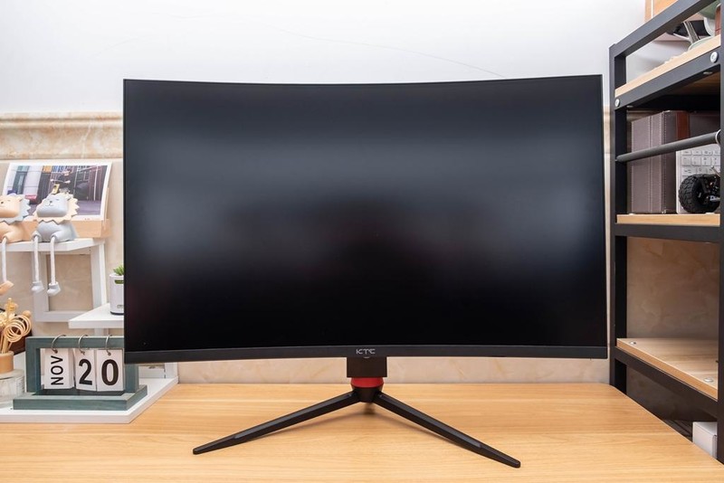 32寸2K曲面屏，165Hz高刷新率，KTC曲面电竞显示器体验