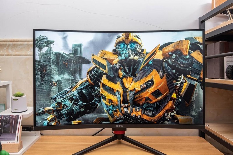 32寸2K曲面屏，165Hz高刷新率，KTC曲面电竞显示器体验