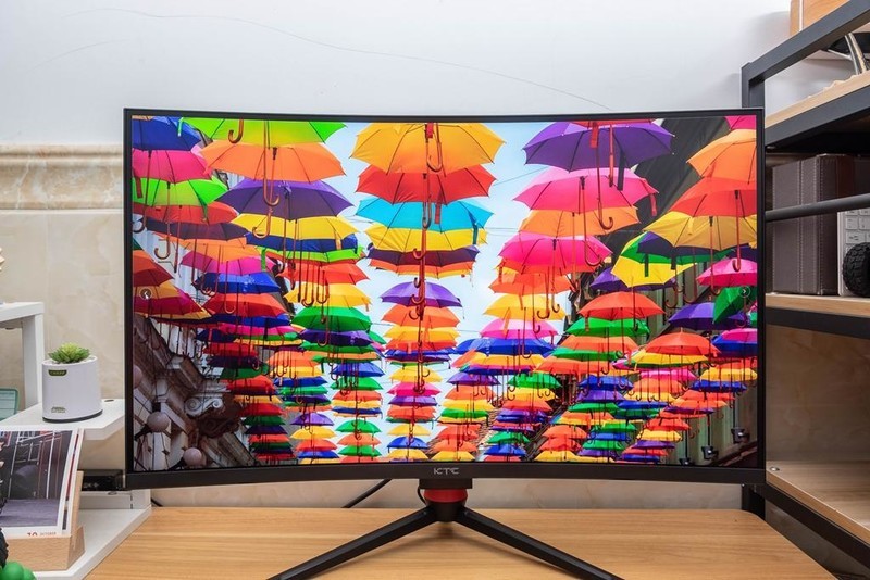 32寸2K曲面屏，165Hz高刷新率，KTC曲面电竞显示器体验