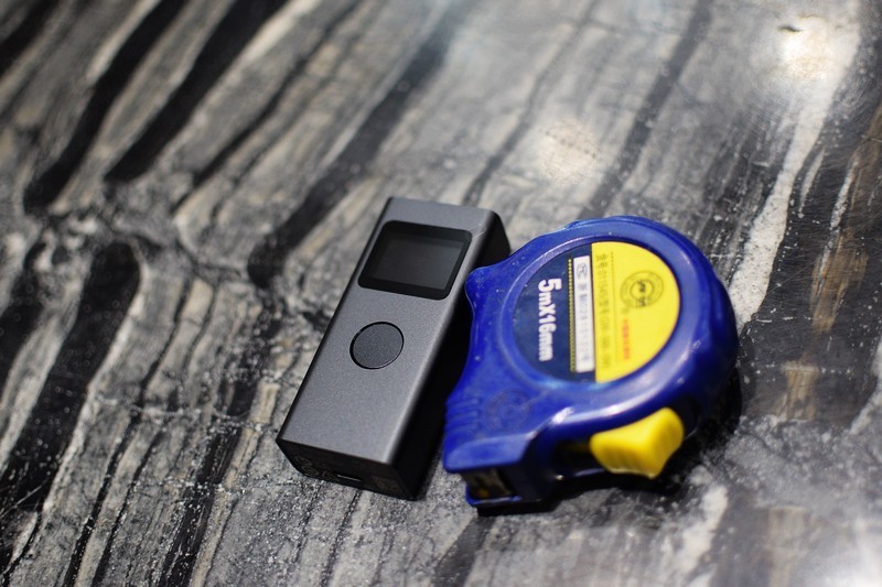 还在用卷尺 来试试米家智能激光测距仪吧