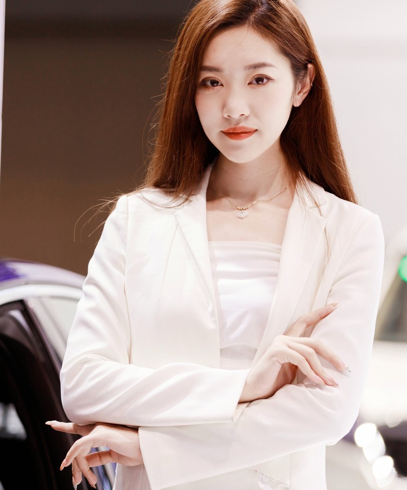 气质美女，潇洒而又婉约