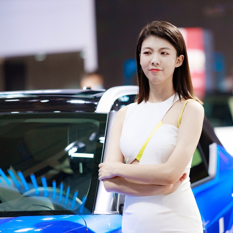 气质美女，潇洒而又婉约