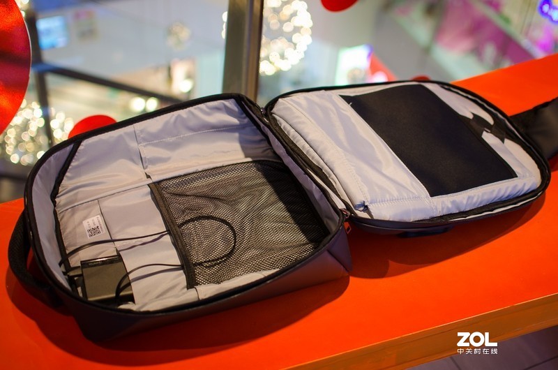 网红地摊神器，LED创意背包让出行脑洞大开