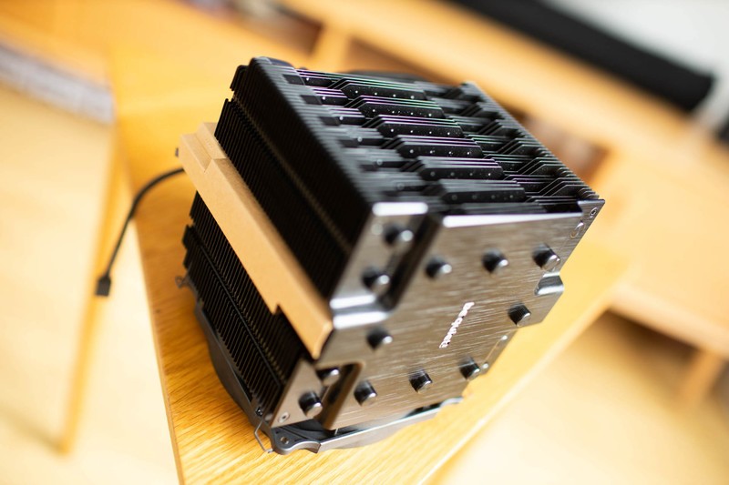 安静的美男子 重装CPU散热器 德商必酷Dark Rock Pro 4