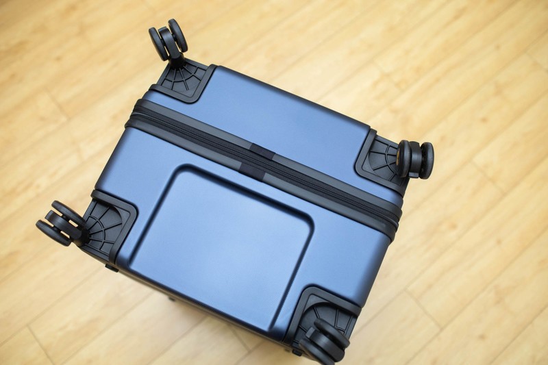 更大更稳更灵活，地平线8号大旅行家旅行箱使用评测