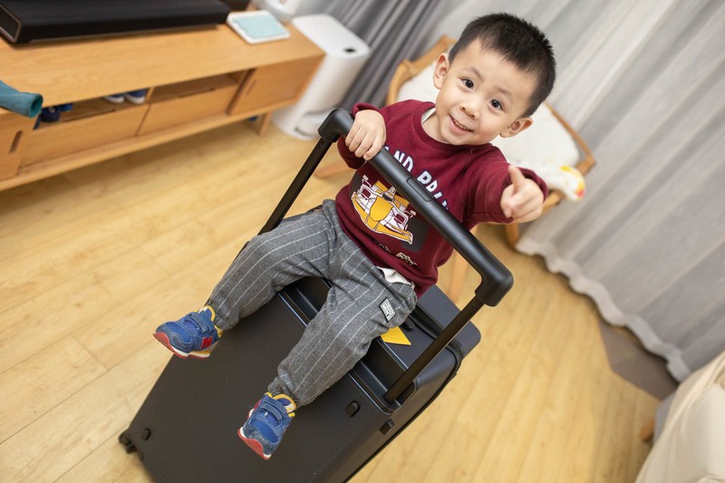 更大更稳更灵活，地平线8号大旅行家旅行箱使用评测