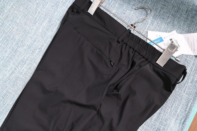 更适合夏天的休闲裤，清凉又柔顺，穿上素湃让户外活动更清爽