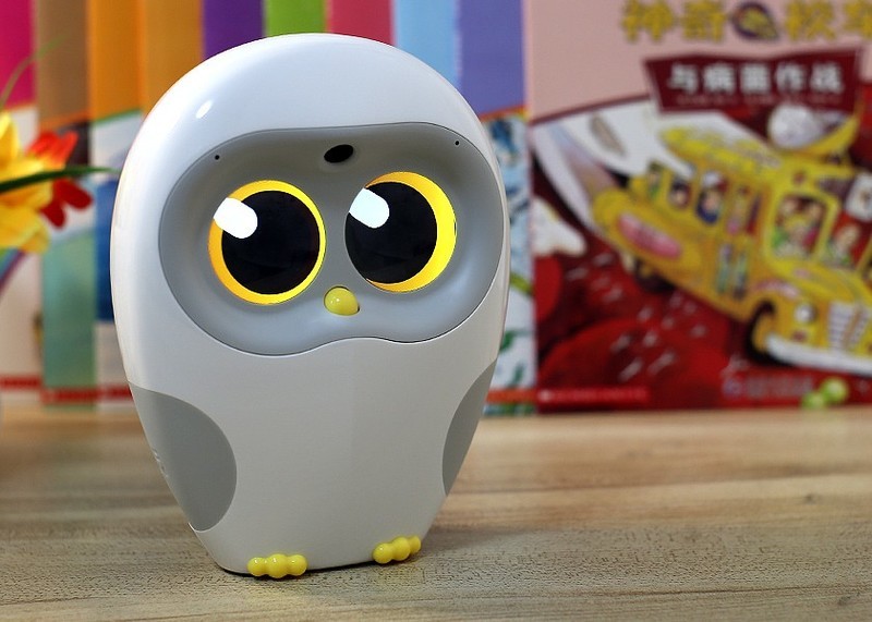 陪着孩子一起读书，Luka绘本阅读机器人