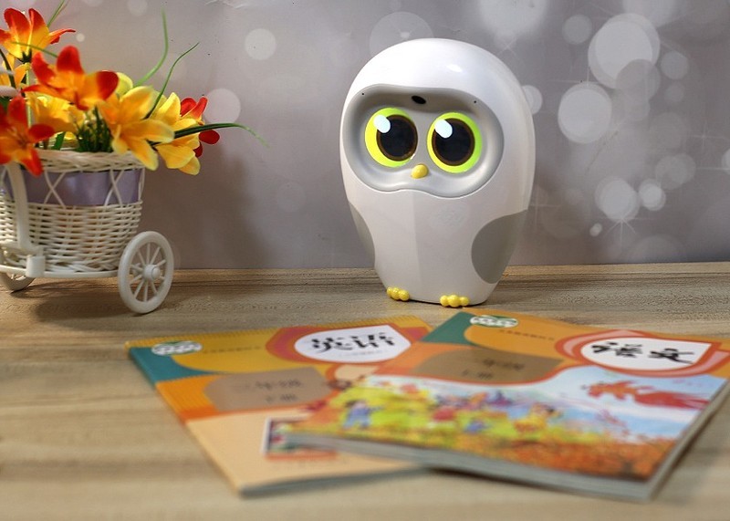 陪着孩子一起读书，Luka绘本阅读机器人