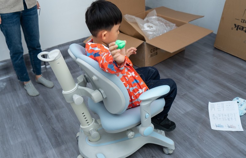 提前做好幼小过渡，我家入的科贝森儿童学习桌椅套装晒单