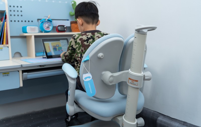 提前做好幼小过渡，我家入的科贝森儿童学习桌椅套装晒单