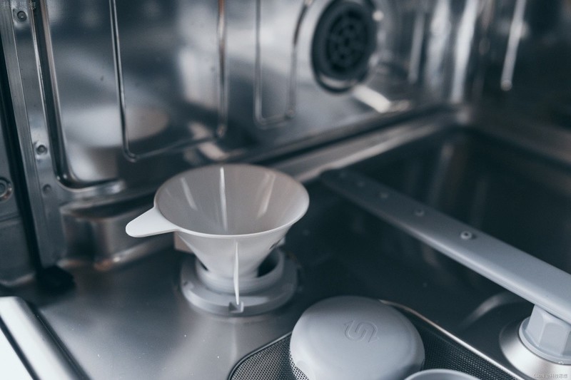 全自动的洗碗能手，省时省力更卫生，云米AI洗碗机Iron A1体验