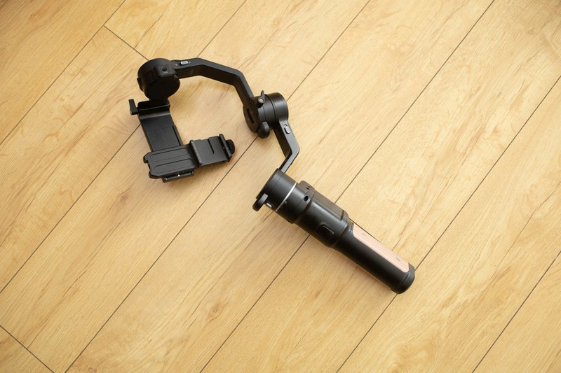 入手佳能微单一年，我添置了哪些值得买的配件好物