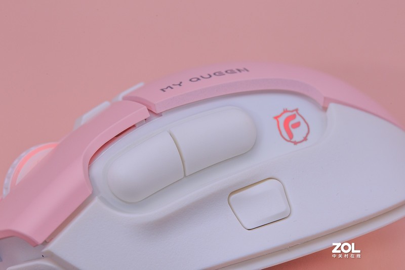 长得可爱，却不是HelloKitty，女性玩家会爱上的游戏鼠标