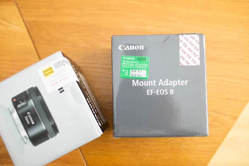 入手佳能微单一年，我添置了哪些值得买的配件好物