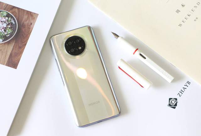 荣耀X20深度评测！又一个爆款？120Hz全视屏、直屏、66W快充