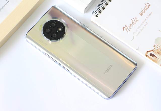 荣耀X20深度评测！又一个爆款？120Hz全视屏、直屏、66W快充