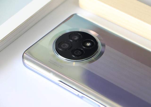 荣耀X20深度评测！又一个爆款？120Hz全视屏、直屏、66W快充