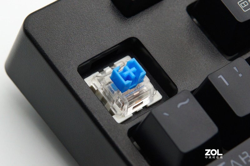 防水换轴啥都有 超频三GI801黑曼巴游戏机械键盘体验