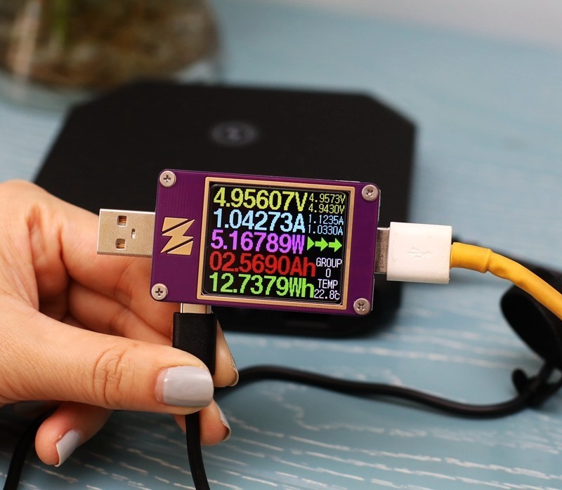 支持220V输出，解决移动电源致命短板-Omni 20+移动电源