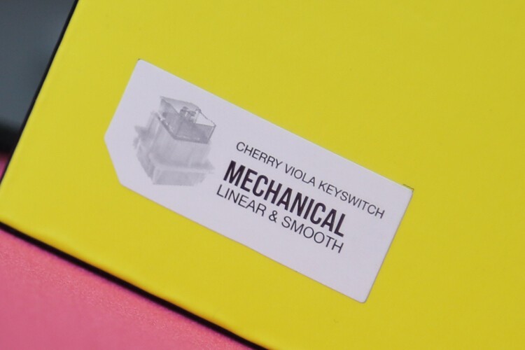 MV新轴体新体验：海盗船K60 PRO樱桃VIOLA机械键盘开箱