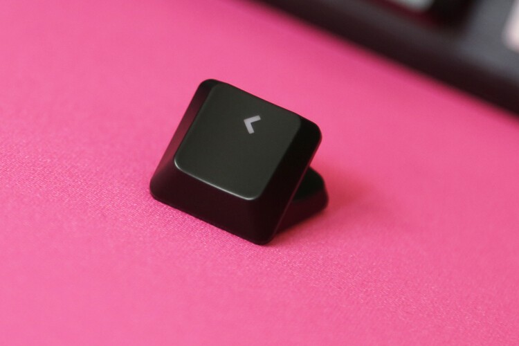 MV新轴体新体验：海盗船K60 PRO樱桃VIOLA机械键盘开箱