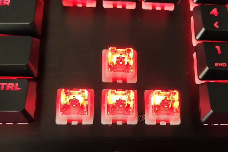 MV新轴体新体验：海盗船K60 PRO樱桃VIOLA机械键盘开箱