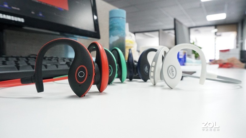 坐高铁、飞机等戴骨传导耳机听歌效果怎么样？