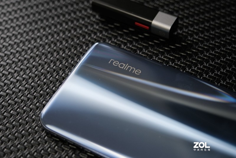 realme GT评测分享：独当一面的性能，但设计略有遗憾