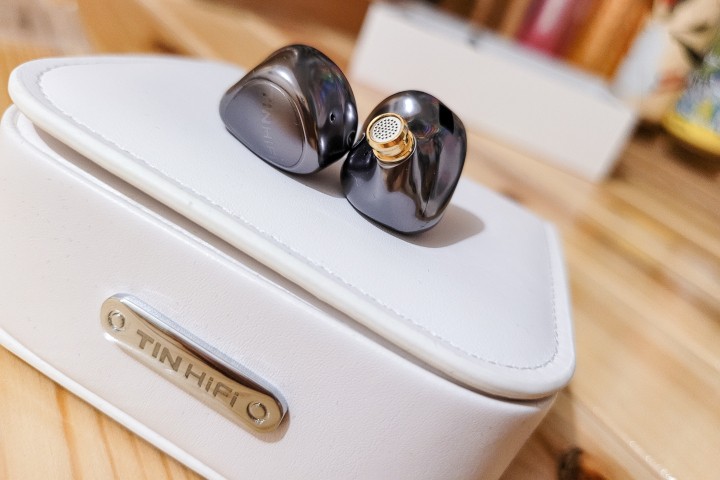 适合学生，推荐初烧！天天动听TIN HiFi T5 DOC碳分子振膜动圈耳机