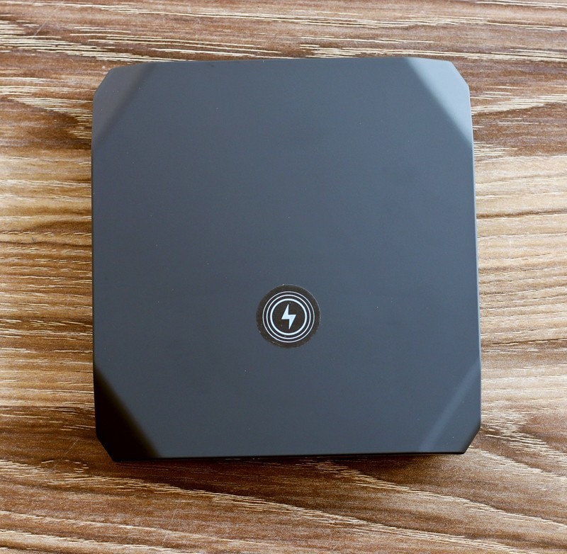 支持220V输出，解决移动电源致命短板-Omni 20+移动电源