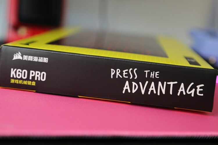 MV新轴体新体验：海盗船K60 PRO樱桃VIOLA机械键盘开箱