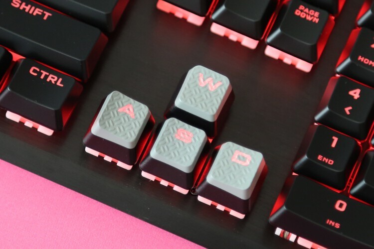 MV新轴体新体验：海盗船K60 PRO樱桃VIOLA机械键盘开箱