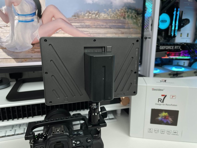 拍摄的愉悦感从哪来？百视悦R7监视器+T2题词器就够了