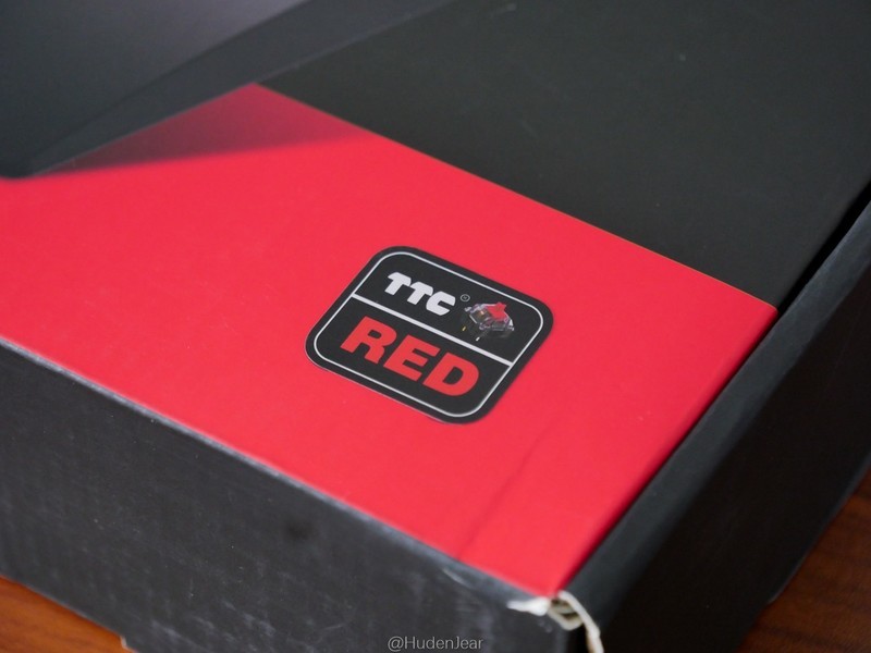 为我办公室添置的无线键盘：Tt G521三模机械键盘开箱