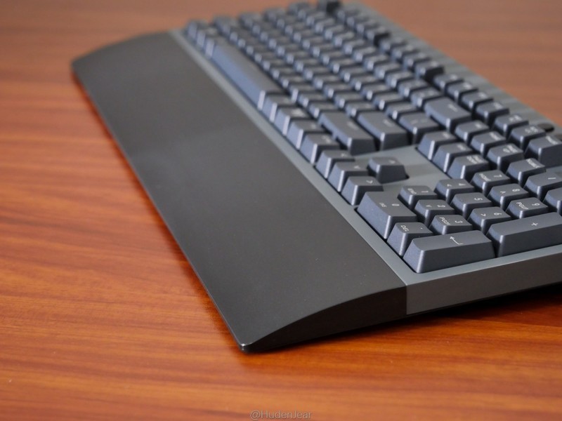 为我办公室添置的无线键盘：Tt G521三模机械键盘开箱