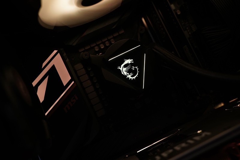 什么CPU才能喂饱高端空气？用 微星MAG Infinite RS无烬实测一下