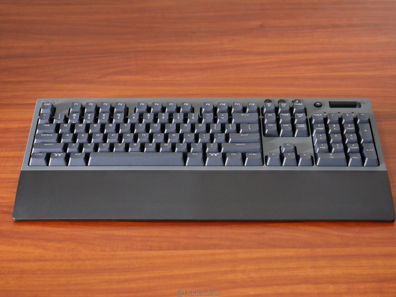 为我办公室添置的无线键盘：Tt G521三模机械键盘开箱