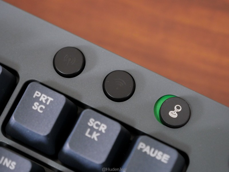 为我办公室添置的无线键盘：Tt G521三模机械键盘开箱