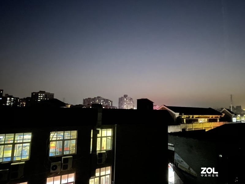 手机里留存的照片供大家欣赏