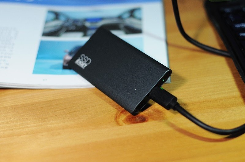 忆捷m1移动固态硬盘体验，享受数据快传的乐趣