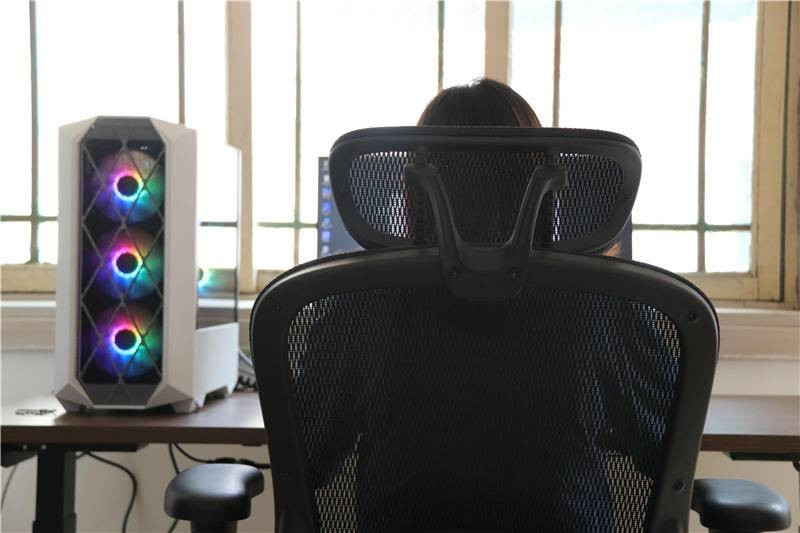 高低可调，站立坐卧都可以，网易新品升降桌体验