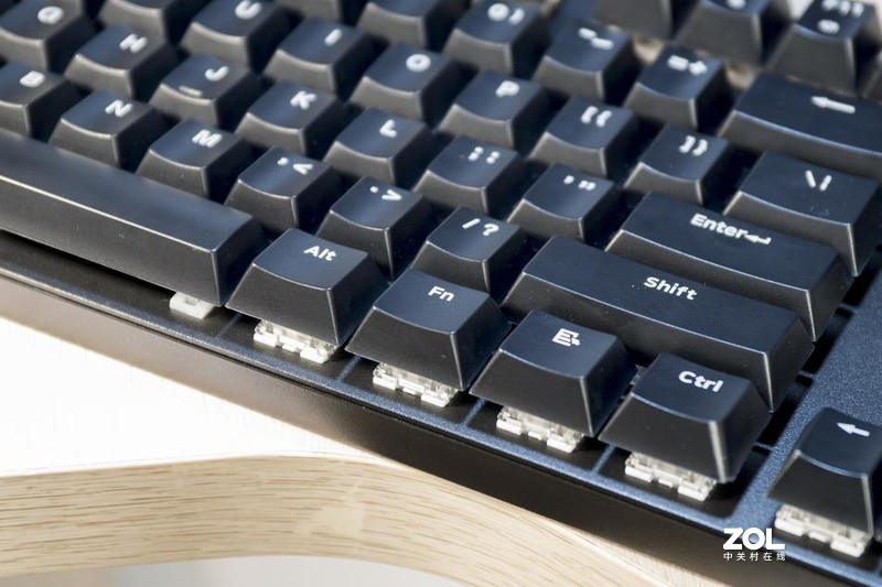 自主机械轴入门键盘新选择--雷柏V500Pro游戏机械键盘