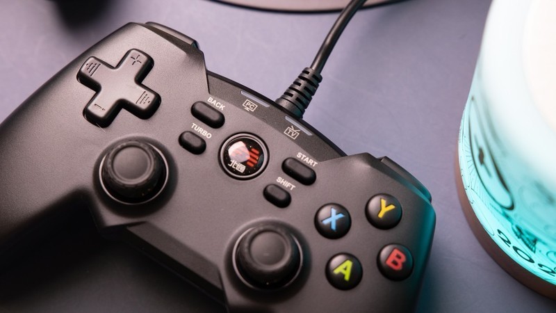 闭着眼睛买也不后悔，北通蝙蝠4游戏手柄体验