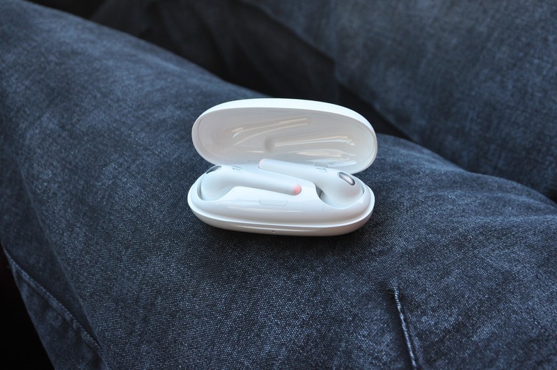 透气半入耳，佩戴轻盈舒适，周杰伦定制款万魔空气豆评测